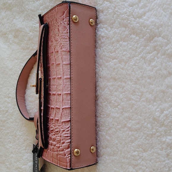 NWT Pink American Bee Purse with crossbody removable strap - Picture 11 of 14